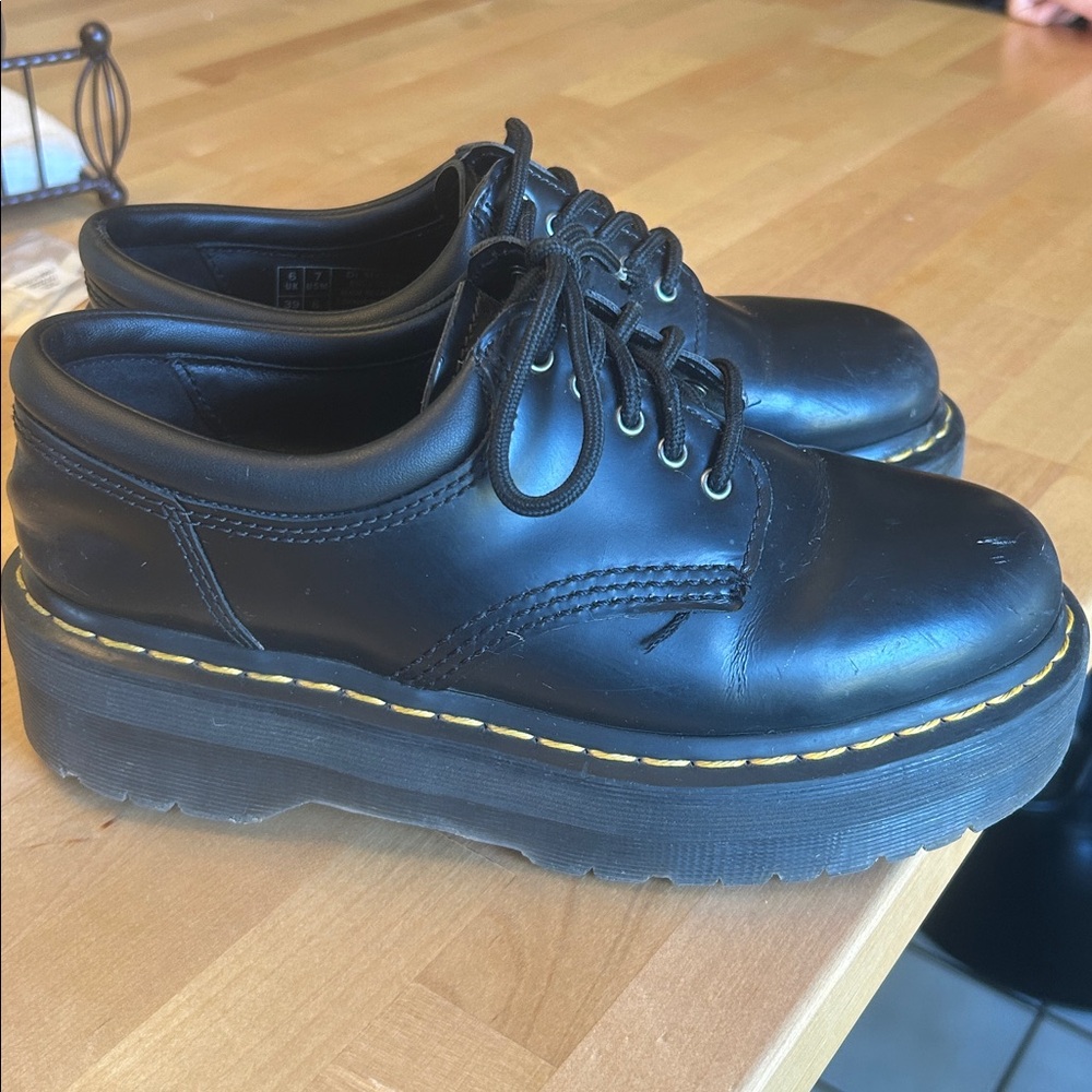 Dr. Martens Quad Oxfords, Size M 7 W 9